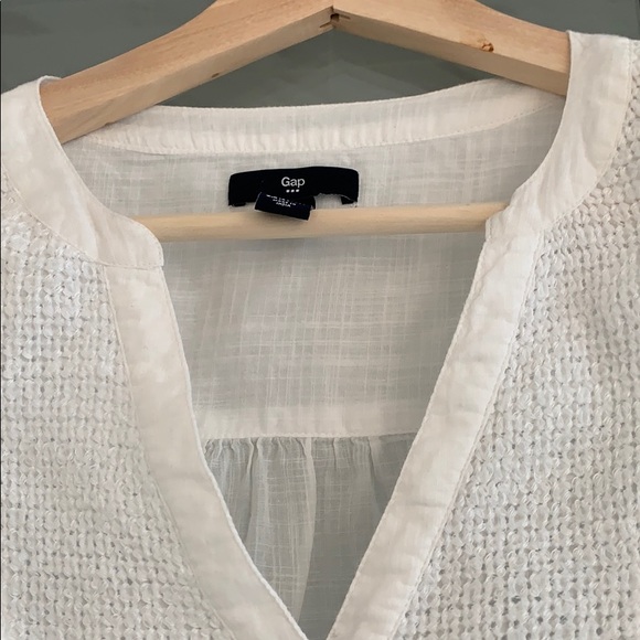 Gap pretty white top - Picture 5 of 6
